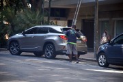 Car keeper assisting car parking - Rio de Janeiro city - Rio de Janeiro state (RJ) - Brazil
