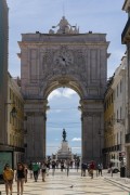 Tourists and the Rua Augusta Arch (1875) - Lisbon - Lisbon District - Portugal