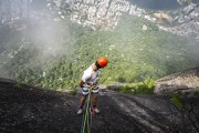 Climber during the climbing to Corcovado Mountain - Rio de Janeiro city - Rio de Janeiro state (RJ) - Brazil
