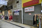 Jose Paulino street commerce with closed stores and little movement due to the Coronavirus Crisis - Sao Paulo city - Sao Paulo state (SP) - Brazil