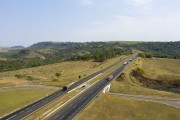 Picture taken with drone of the Washington Luis Highway - Corumbatai Mountain Range - Corumbatai city - Sao Paulo state (SP) - Brazil