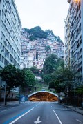 Cantagalo slum seen from Raul Pompeia Street with Sa Freire Alvim Tunnel - Rio de Janeiro city - Rio de Janeiro state (RJ) - Brazil