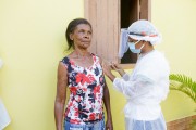Elderly woman being vaccinated against Covid-19 on rural zone of Guarani - Guarani city - Minas Gerais state (MG) - Brazil