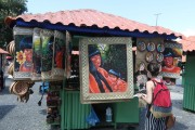 Tourist looking at craft stall in the historic center of Manaus - Manaus city - Amazonas state (AM) - Brazil
