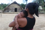 Indigenous woman with baby in Tatuyo village on the Negro River - Manaus city - Amazonas state (AM) - Brazil