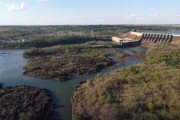 Marimbondo hydroelectric plant in Rio Grande with very low water level, between the municipalities of Fronteira (MG) and Icem (SP) - Icem city - Sao Paulo state (SP) - Brazil