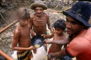 Miners - Garimpo Baiano Formiga - The 80s - Mucajai city - Roraima state (RR) - Brazil