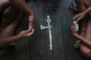 Domino game during the break of the management of Pirarucu (Arapaima gigas) - Piagaçu-Purus Sustainable Development Reserve - Beruri city - Amazonas state (AM) - Brazil