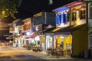 Night view of shops and restaurants in historic center of Ilhabela - Ilhabela city - Sao Paulo state (SP) - Brazil