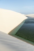 Lagoon and dunes - Lencois Maranhenses National Park  - Santo Amaro do Maranhao city - Maranhao state (MA) - Brazil