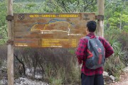 Tourist looking at trail map - Chapada dos Veadeiros National Park - Alto Paraiso de Goias city - Goias state (GO) - Brazil