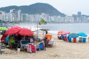 Beach tents and sun loungers at Copacabana Beach - Rio de Janeiro city - Rio de Janeiro state (RJ) - Brazil