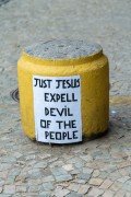 Cement block that reads - Just Jesus expell devil of the people - Rio de Janeiro city - Rio de Janeiro state (RJ) - Brazil
