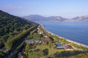 Picture taken with drone of hotel on the edge of Mangaratiba Beach - Mangaratiba city - Rio de Janeiro state (RJ) - Brazil