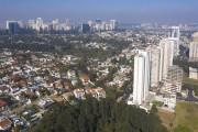 Picture taken with drone of the high-end villas in the Alphaville Residencial condominium - Residential buildings on the left - Barueri city - Sao Paulo state (SP) - Brazil