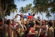 Revelers at the Vamo ET carnival street troup - Flamengo Landfill - Rio de Janeiro city - Rio de Janeiro state (RJ) - Brazil