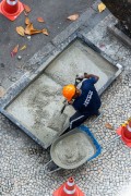 CET-RIO employees doing sidewalk maintenance - Francisco Otaviano street - Rio de Janeiro city - Rio de Janeiro state (RJ) - Brazil