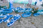 Offerings at the feast of Yemanja - Copacabana Beach - Rio de Janeiro city - Rio de Janeiro state (RJ) - Brazil