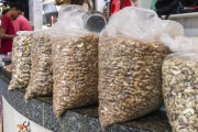 Cashew nuts for sale - Praia Grande Market (Tulhas Market) - Sao Luis city - Maranhao state (MA) - Brazil
