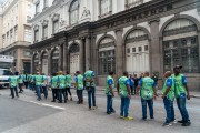 RioTur support team for organizing the street blocks - Primeiro de Março Street - Rio de Janeiro city - Rio de Janeiro state (RJ) - Brazil