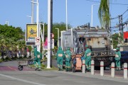 Street sweeper cleaning on Beira Mar Avenue - Fortaleza city - Ceara state (CE) - Brazil