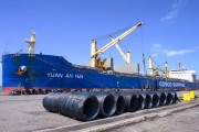 Unloading of wire rolls at pier 3 - Pecem Port - Sao Goncalo do Amarante city - Ceara state (CE) - Brazil