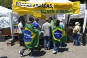Tent offers free lunch in an anti-democratic demonstration asking for intervention by the armed forces against the election result in front of the army headquarters - Command of the 2nd Military Region - Sao Paulo city - Sao Paulo state (SP) - Brazil