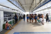 Passengers at the Parangaba Station of the Light Rail Vehicle - Parangaba-Mucuripe line - Diesel-powered VLT - Fortaleza city - Ceara state (CE) - Brazil
