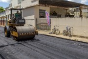 Paving work on Benedito Valadares street - Guarani city - Minas Gerais state (MG) - Brazil