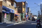 Street in the center of the city with commercial use on the ground floor and residential use on the upper part - Caucaia city - Ceara state (CE) - Brazil