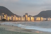 Beach and buildings on the edge of Copacabana Beach - Post 5 - Rio de Janeiro city - Rio de Janeiro state (RJ) - Brazil