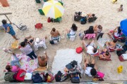 Group of tourists at Arpoador Beach - Rio de Janeiro city - Rio de Janeiro state (RJ) - Brazil