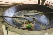 Detail of process for the production of cassava flour - Anavilhanas National Park - Novo Airao city - Amazonas state (AM) - Brazil