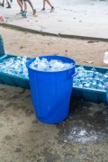 Free distribution of mineral water to half marathon athletes - Garota de Ipanema Park - Rio de Janeiro city - Rio de Janeiro state (RJ) - Brazil