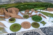 Sale of crafts made with coconut straw - Rio de Janeiro city - Rio de Janeiro state (RJ) - Brazil