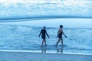 Women walking on Arpoador Beach with sandbar - Rio de Janeiro city - Rio de Janeiro state (RJ) - Brazil