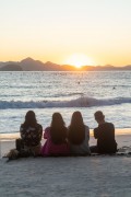 Young people watching the sunrise on Copacabana Beach - Rio de Janeiro city - Rio de Janeiro state (RJ) - Brazil