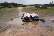 Picture taken with drone of floating houses stranded on the Negro River during the dry period - Cacau Pirera Port - Iranduba city - Amazonas state (AM) - Brazil