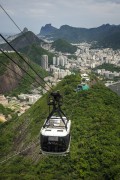 Cable car making the crossing between the Urca Mountain and Sugarloaf - Rio de Janeiro city - Rio de Janeiro state (RJ) - Brazil