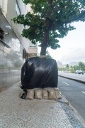 Construction material on the sidewalk of Francisco Otaviano Street - Rio de Janeiro city - Rio de Janeiro state (RJ) - Brazil