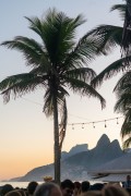 People observing the sunset from Arpoador - Rio de Janeiro city - Rio de Janeiro state (RJ) - Brazil