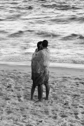 Couple hugging on Arpoador Beach - Rio de Janeiro city - Rio de Janeiro state (RJ) - Brazil