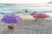 Sun umbrella on Arpoador Beach - Rio de Janeiro city - Rio de Janeiro state (RJ) - Brazil