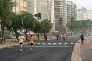 People running on Atlantica Avenue - Rio de Janeiro city - Rio de Janeiro state (RJ) - Brazil