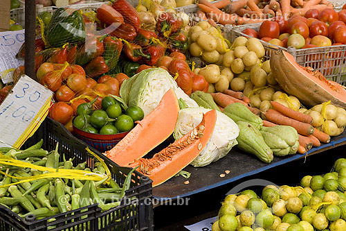  Legumes na Feira de Stete Portas - Salvador - BA - Brasil / Data: 2006 