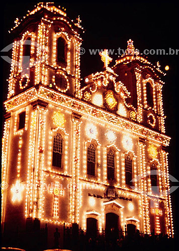  Detalhe da Igreja do Nosso Senhor Bom Jesus do Bonfim, mais conhecida como Igreja do Senhor do Bonfim , iluminada à noite - Salvador - BA - Brasil

  A igreja é Patrimônio Histórico Nacional desde 17-06-1938.  - Salvador - Bahia - Brasil