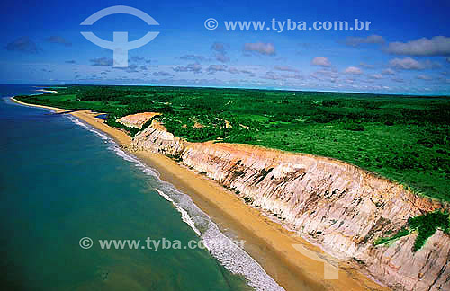  Falésias das praias de Parrancho e Pitinga - Arraial d´Ajuda - Porto Seguro  - litoral sul da Bahia - BrasilLitoral sul da Bahia - Brasil


  A área denominada Costa do Descobrimento (Reserva da Mata Atlântica) é Patrimônio Mundial pela UNESCO desde 01-12-1999 e nela estão localizadas 23 áreas de proteção ambiental na Bahia (incluindo Porto Seguro).  - Porto Seguro - Bahia - Brasil