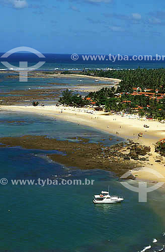  Vista aérea das 2ª e 3ª praias com lancha no mar - Morro de São Paulo - Costa do Dendê - litoral sul da Bahia  - Cairu - Bahia - Brasil