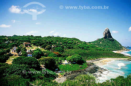  Vista da vila com Morro do Pico ao fundo - Fernando de Noronha  - PE - Brasil

  O arquipélago Fernando de Noronha é Patrimônio Mundial pela UNESCO desde 16-12-2001.  - Fernando de Noronha - Pernambuco - Brasil