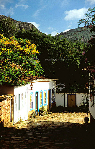  Tiradentes  - MG - Brasil

  O conjunto arquitetônico e urbanístico da cidade é Patrimônio Histórico Nacional desde 20-04-1938.  - Tiradentes - Minas Gerais - Brasil